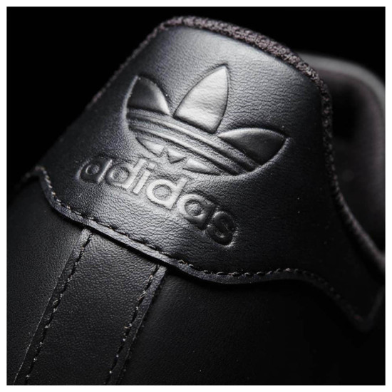 Adidas Superstar foundation